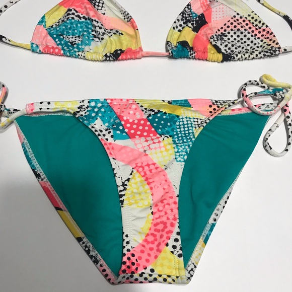 Volcom Bikini Set - Picture 6 of 6